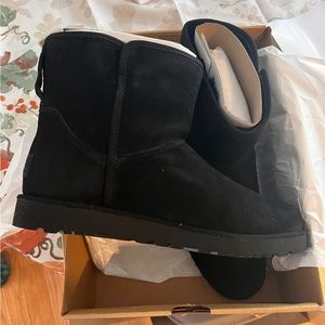 Womens Cory Ugg 2 . New in original Box